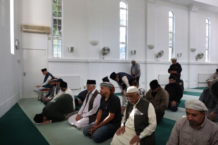 Worshippers at the Fazl mosque.