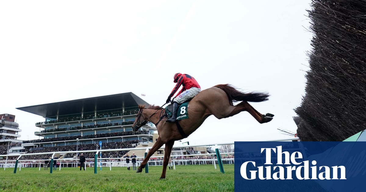 Midnight River flows in style to start year with victory at Cheltenham