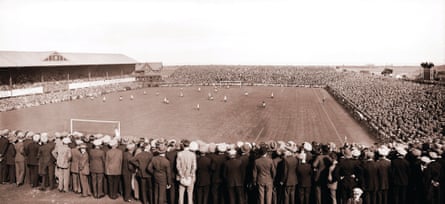 The crowd watch Aberdeen take on Rangers at Pittodrie in 1929.