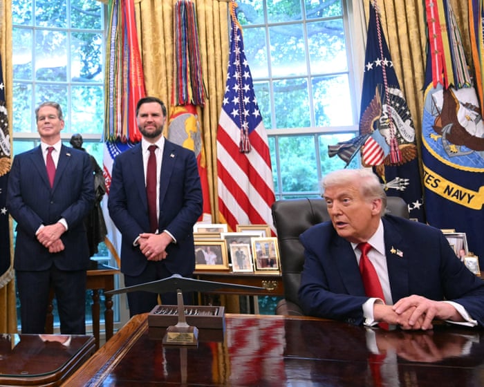 Trump Signs Order for TikTok's Transfer to U.S. Ownership, Boosting User Confidence