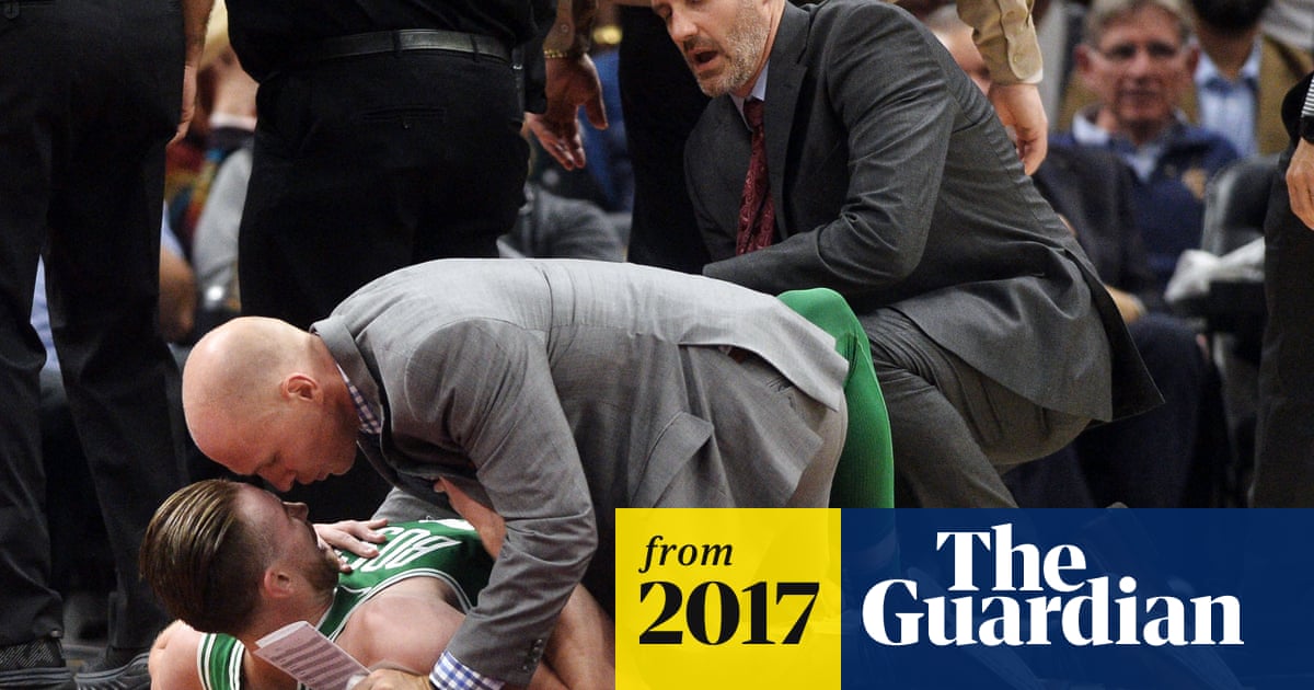Celtics Gordon Hayward Suffers Horrific Injury As Cavaliers Win Nba Opener Nba The Guardian