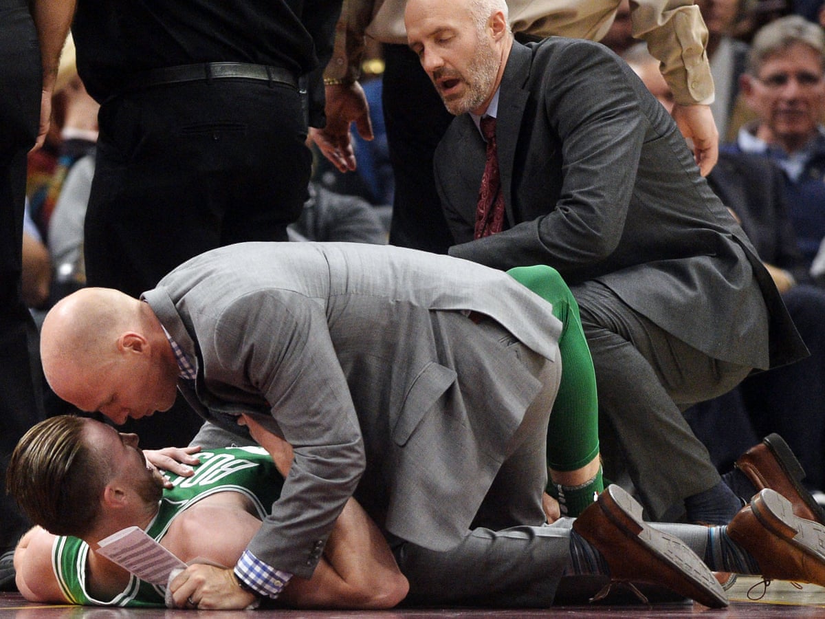 Celtics' Gordon Hayward suffers horrific injury as Cavaliers win