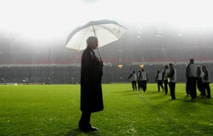 Sir Bobby Robson at the Camp Nou in 2002