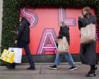 Boxing Day: i consumatori evitano le vie dello shopping nel Regno Unito, preferendo online e centri commerciali