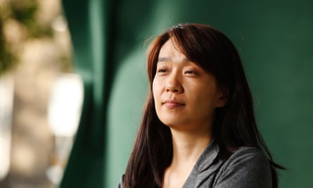 Autor Han Kang, que aparece no podcast do prêmio Booker.