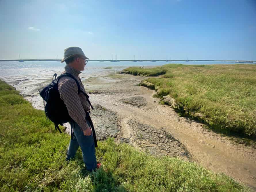 Kevin Rushby echa un último vistazo al lugar de descanso del HMS Beagle, River Crouch, Essex, Reino Unido