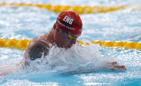 Ο Άγγλος Adam Ramsay-Peaty σε δράση κατά τη διάρκεια του ημιτελικού του στα 50 μέτρα πρόσθιο ανδρών.
