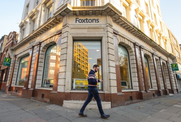 A branch of Foxtons in London.