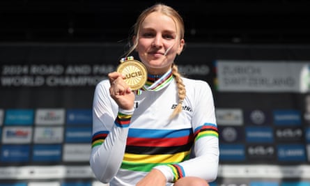 Cat Ferguson with her the gold medal from the time trial at the UCI Road World Championships.
