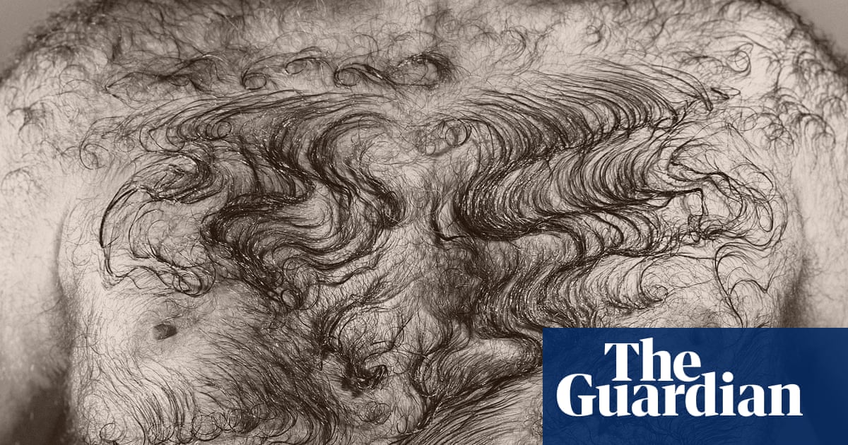 Това е мечка – по едър гей мъж с много косми