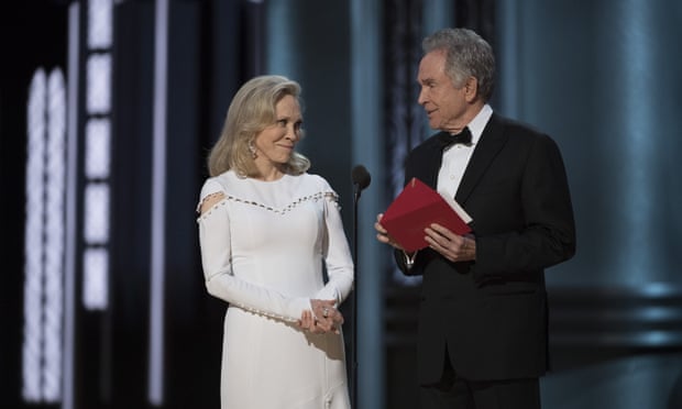  Faye Dunaway and Warren Beatty open the envelope that later turned out the be the wrong one. Photograph: Image Group LA/Getty Images