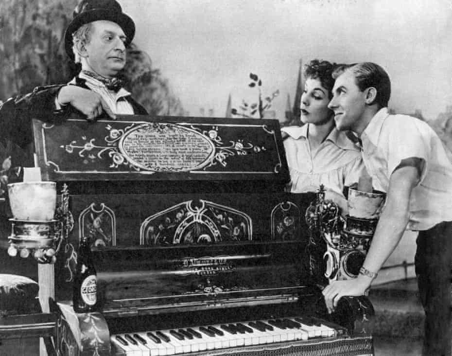 Just the right note … Newton Blick, Eleanor Drew, John Warner and Minnie the magic piano in Salad Days at the Vaudeville, London, in 1954.