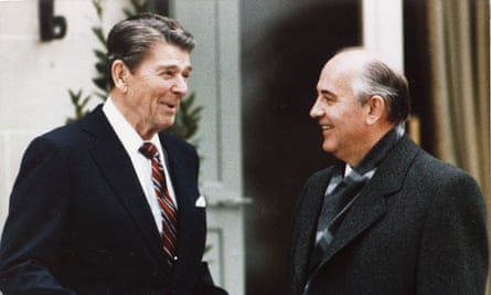 Ronald Reagan and Mikhail Gorbachev in November 1985.