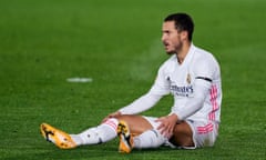 Eden Hazard goes down with an injury against Alavés in November