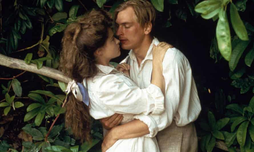 Helena Bonham Carter and Julian Sands in A Room With a View, for which Bright won an Oscar.