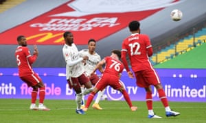 Pierre-Emerick Aubameyang scores the first goal.