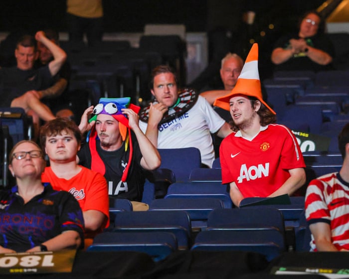 England enjoy New York minute but fans check out to watch darts instead