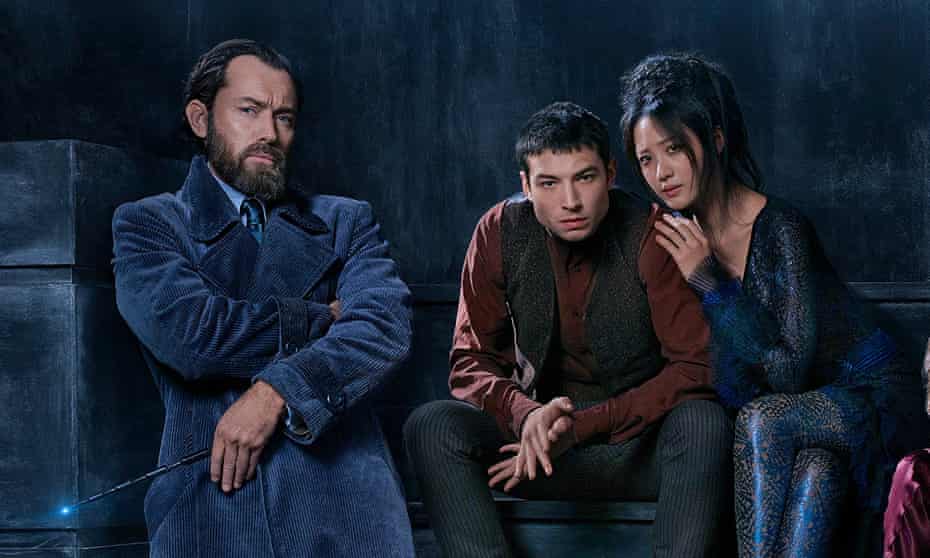 Jude Law as Albus Dumbledore, Ezra Miller as Credence and Claudia Kim in Fantastic Beasts: Crimes of Grindelwald