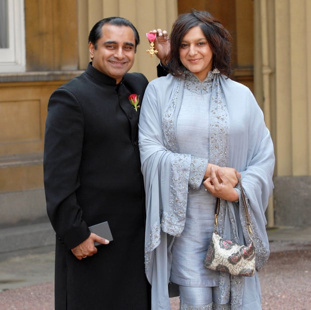 Sanjeev Bhaskar collecting an MBE with Meera Syal, his wife, in 2006