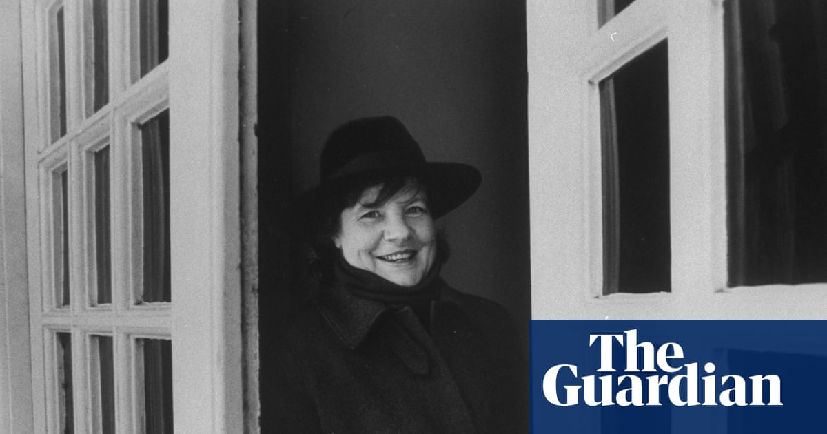 ‘I know I can do anything’: new archive of AS Byatt’s papers looks inside the writer’s extraordinary mind