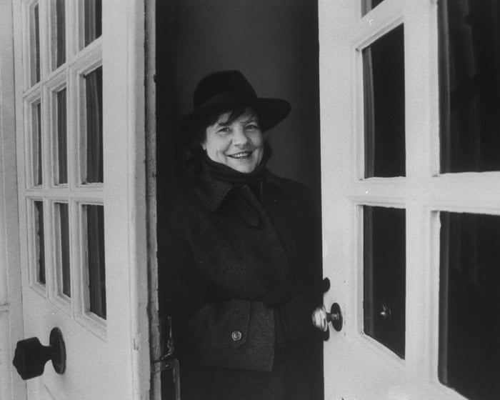 ‘I know I can do anything’: new archive of AS Byatt’s papers looks inside the writer’s extraordinary mind
