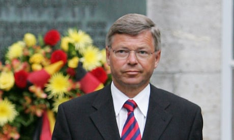 Former Norway PM held at Washington airport over 2014 visit to Iran