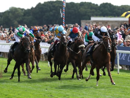 Bacio storms clear to win the Nunthorpe Stakes on Friday