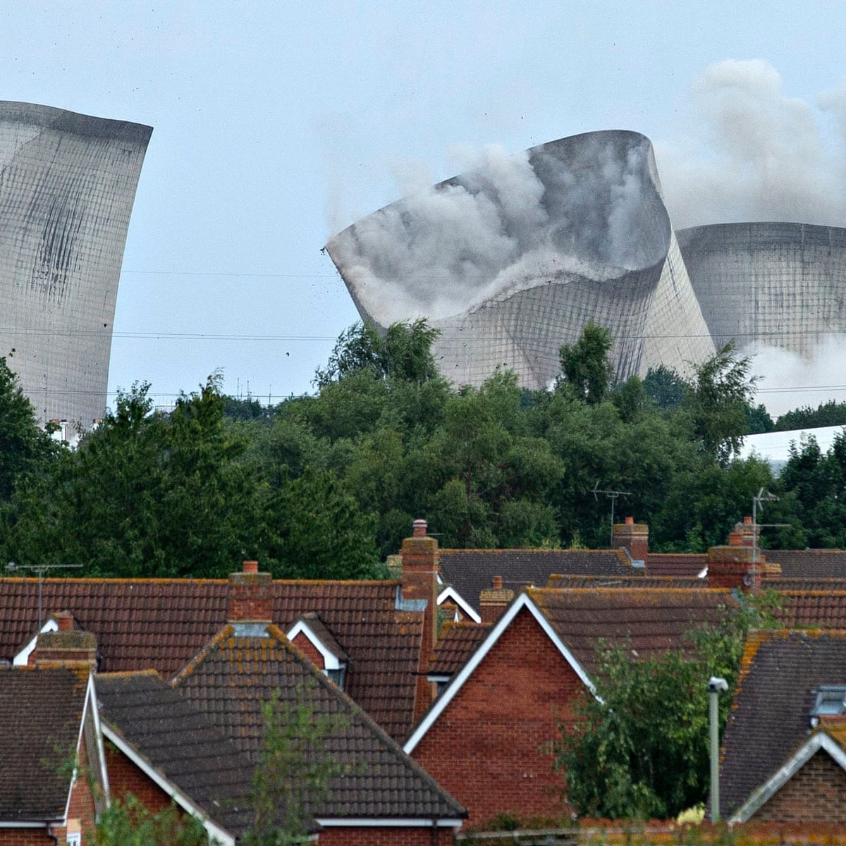 Didcot Power Station Demolition Caused Mass Power Outage Ssen Says Uk News The Guardian