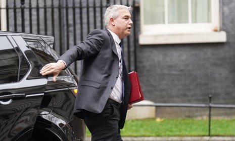 Steve Barclay getting out of a car in Downing street