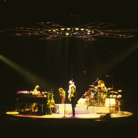 Yes playing in the round at Wembley Arena, 1978.