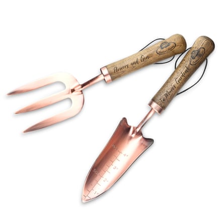 Personalised copper trowel and fork set