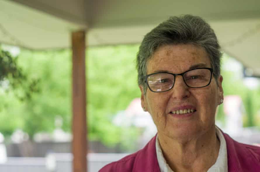 TravelGuides - ‘A new church’: why a Uniting reverend is preaching to Anglicans in a gay couple’s home | Rural Australia 5 Marg Kennedy