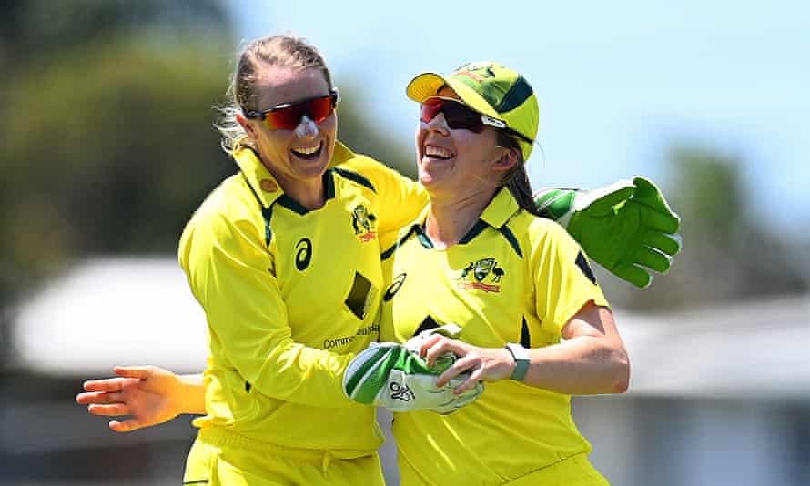Southern Stars players celebrate wicket Australia v India