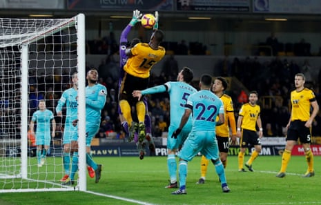 Willy Boly heads in after Dubravka’s failure to catch the ball.