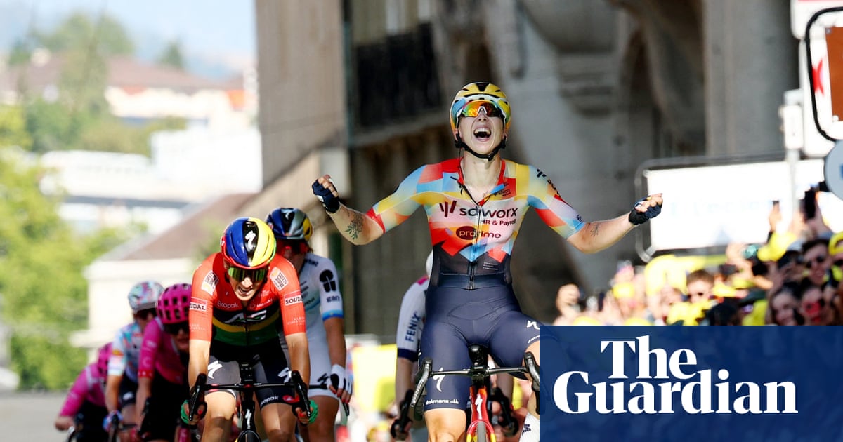 Wiebes outsprints Le Court and Vollering to win Tour de France Femmes opening stage