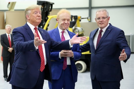 Trump (L) and Morrison (R) with the chairman of Pratt Industries, Anthony Prat.