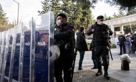 Turkish riot police behind barricades in front of Boğaziçi University.