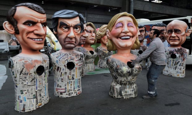 Giant figures of French politicians