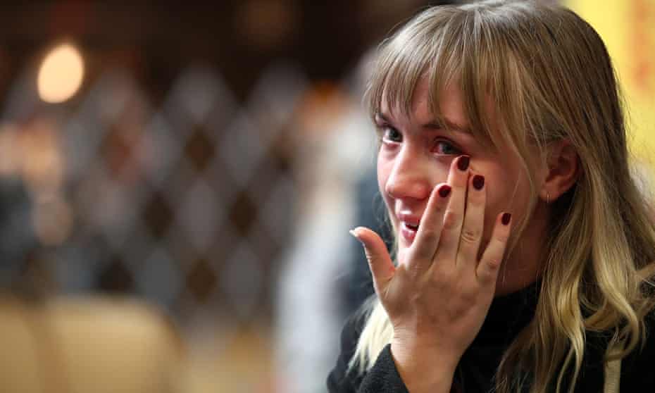 Loved ones are greeted off the second quarantine free trans-Tasman flight