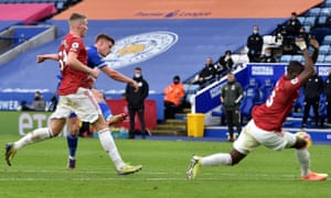 Harvey Barnes of Leicester City scores to make it 1-1 .