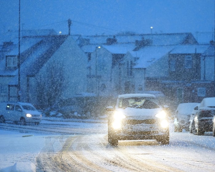 UK weather: blizzards, ice and freezing temperatures felt across country