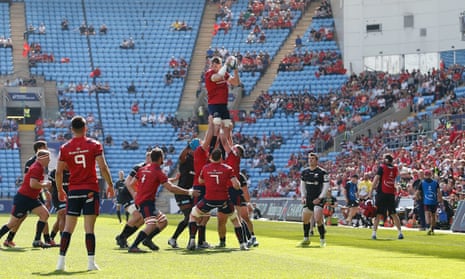 Peter O’Mahony wins a lineout ball for Munster on the way to Champions Cup semi-final defeat by Saracens at a sparsely attended Ricoh Arena.