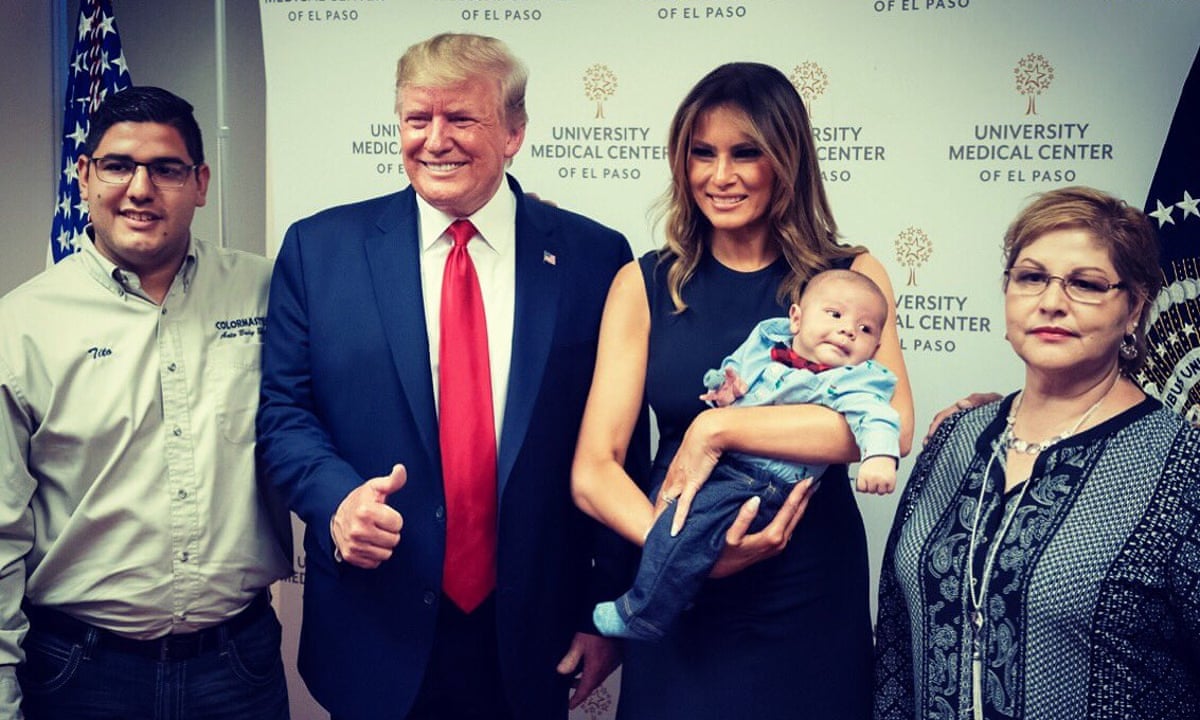 Anger As Grinning Trump Gives Thumbs Up While Melania Holds El Paso Orphan Us News The Guardian