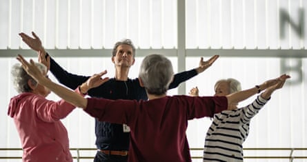 لحظة غيرتني: كنت أعتقد أن مرض باركنسون كان نهاية حياتي، لكن الرقص غير كل شيء لحظة غيرتني: كنت أعتقد أن مرض باركنسون كان نهاية حياتي، لكن الرقص غير كل شيء