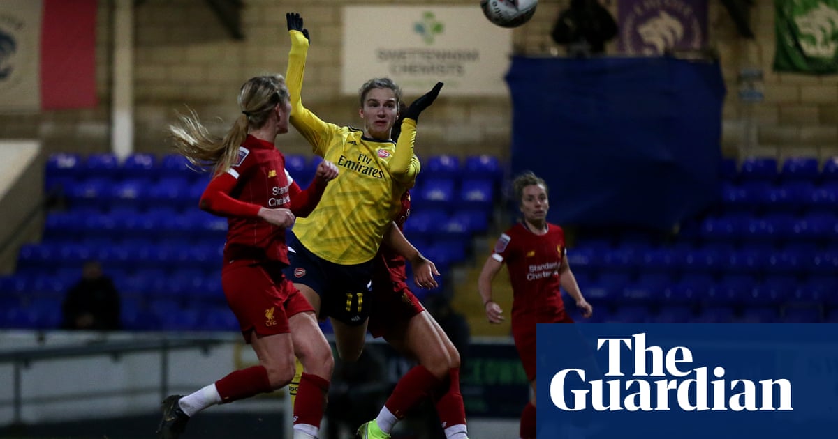 Miedema double sees off Liverpool and keeps Arsenal in WSL title race