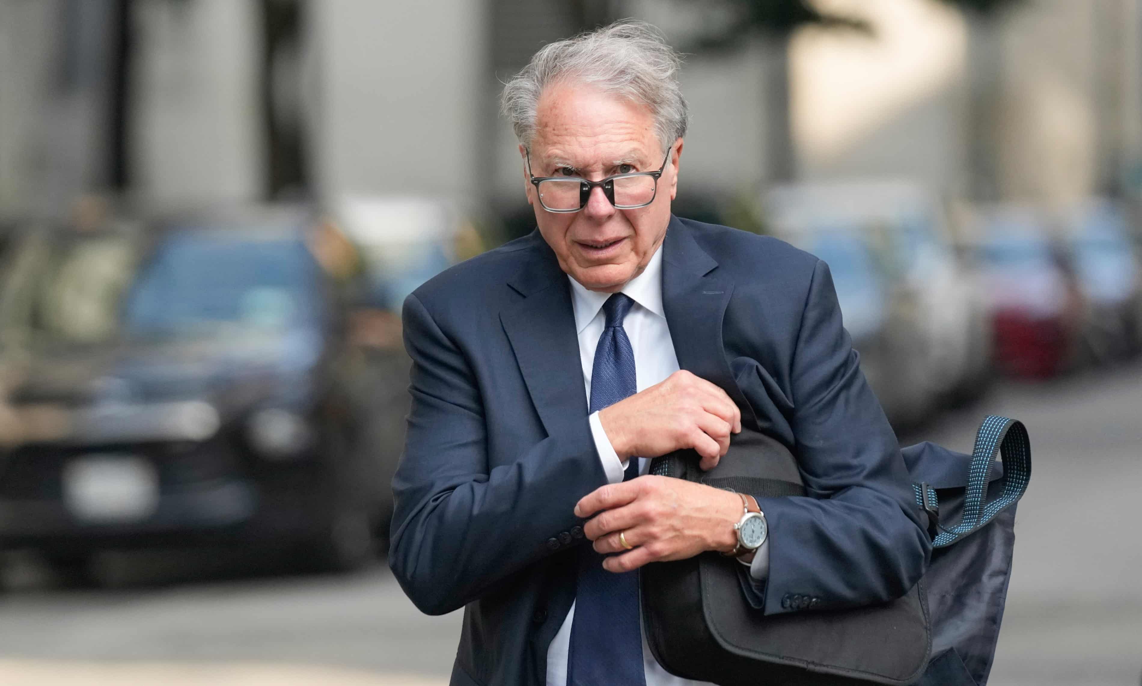 Former NRA head Wayne LaPierre banned from group for 10 years (theguardian.com)