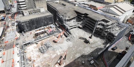 Görüntü, Parramatta otopark alanındaki yıkım sırasında Sidney Metrosu'nun çöküşünü gösteriyor.
