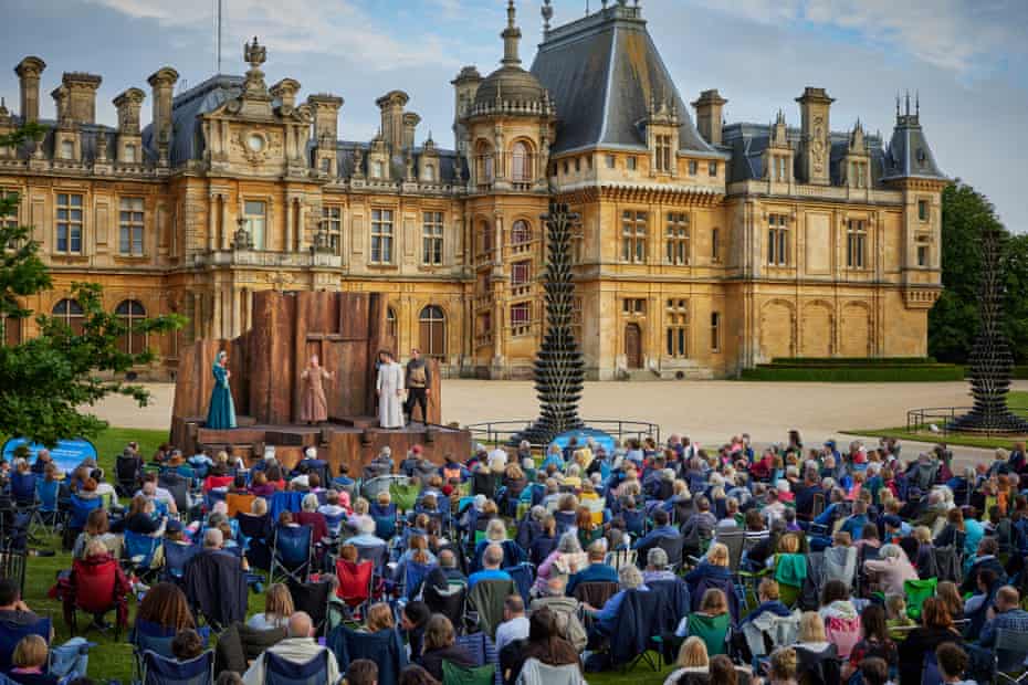 The stage in full flow at Waddesdon Manor, Buckinghamshire