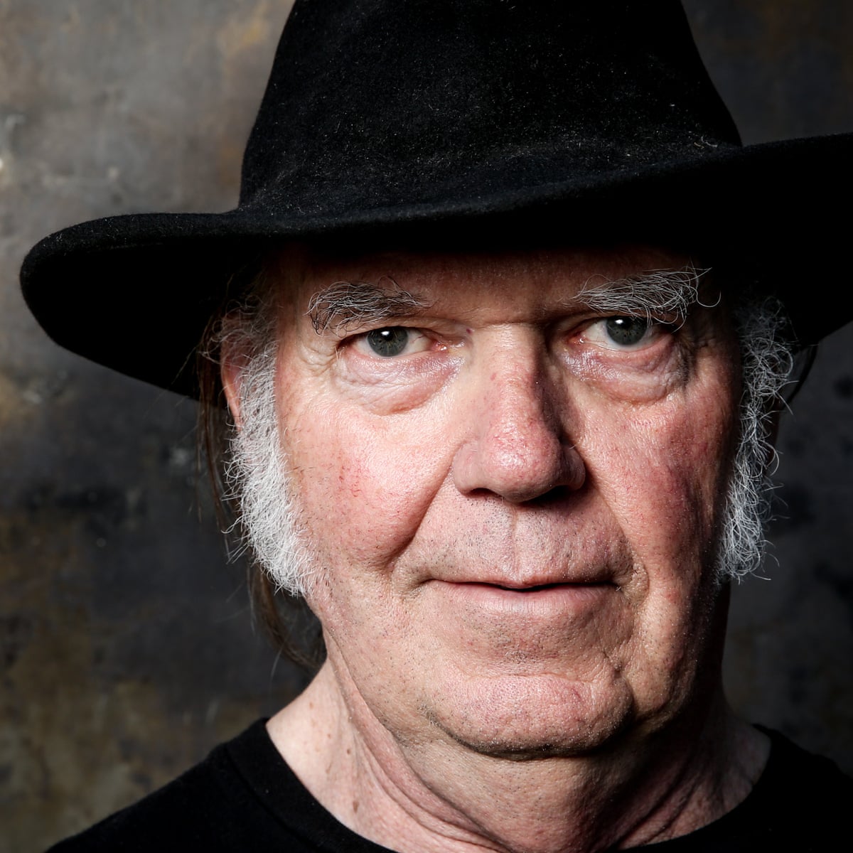 Neil Young Asks Obama To Stop Violent Aggression At Dakota Pipeline Protest Music The Guardian