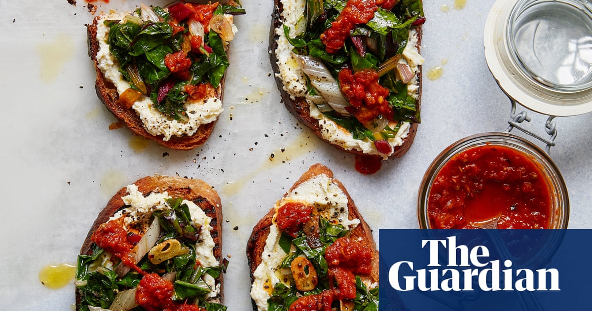 thomasina-miers-recipe-for-greens-on-toast-with-tomato-jam-or-the-new-flexitarian